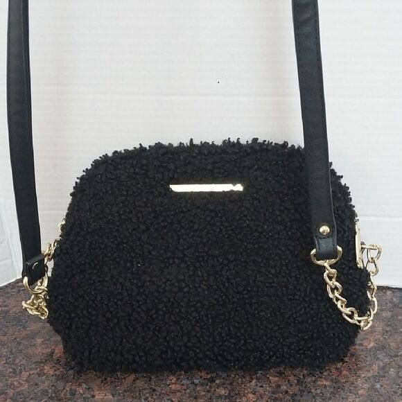 Steve Madden Black Textured Shoulder Bag with Gold Accents...New...but No Tags. - Picture 1 of 11